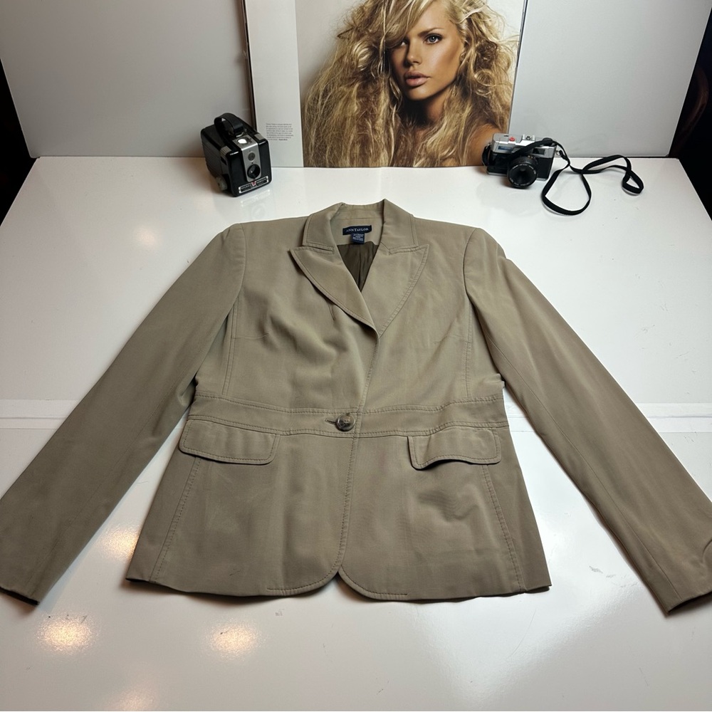 Ann Taylor Women’s Size 6 Beige Taupe Stretch Blazer Single Button Tailored